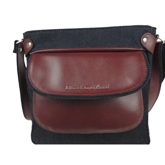 elejére patenttal csatolható mini táska 27*26 cm - Bordó