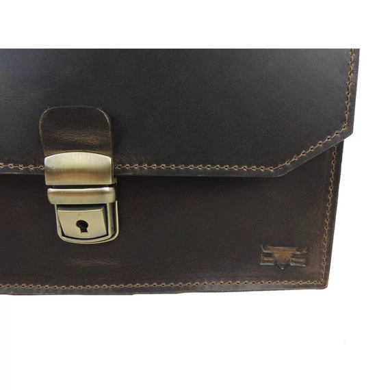 klasszikus vonalvezetésű bőr autós táska 23*15 cm - Barna