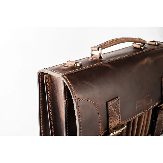 tároló rekeszekkel